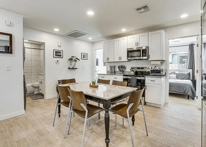 Hike, Golf & Explore: Pet-friendly Casita! Сasa de vacaciones Phoenix