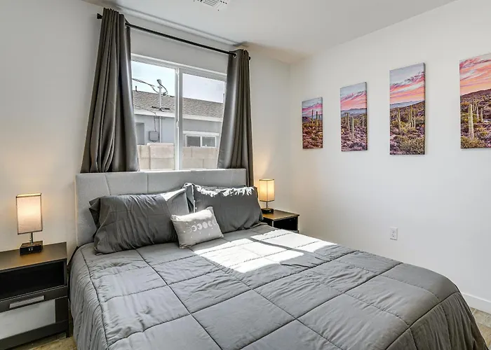 Hike, Golf & Explore: Pet-friendly Casita! Phoenix