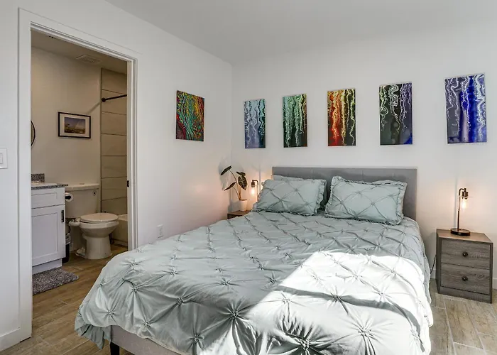Hike, Golf & Explore: Pet-friendly Casita!
